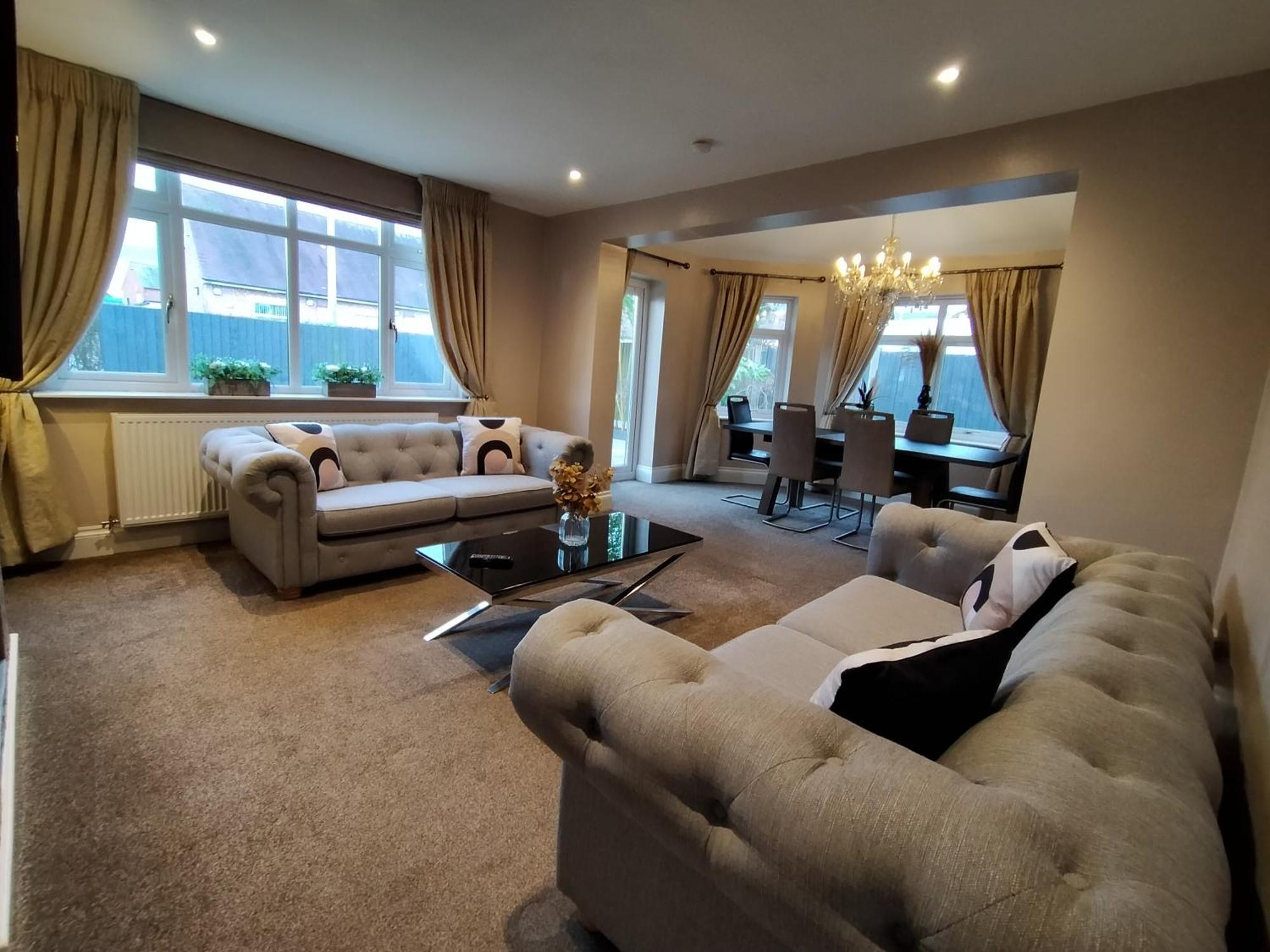 Sirius House - Sleeps 7, Driveway, Garden Villa Crewe Exterior photo