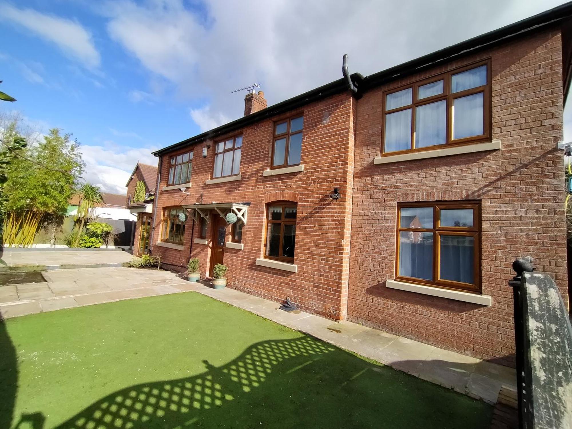 Sirius House - Sleeps 7, Driveway, Garden Villa Crewe Exterior photo